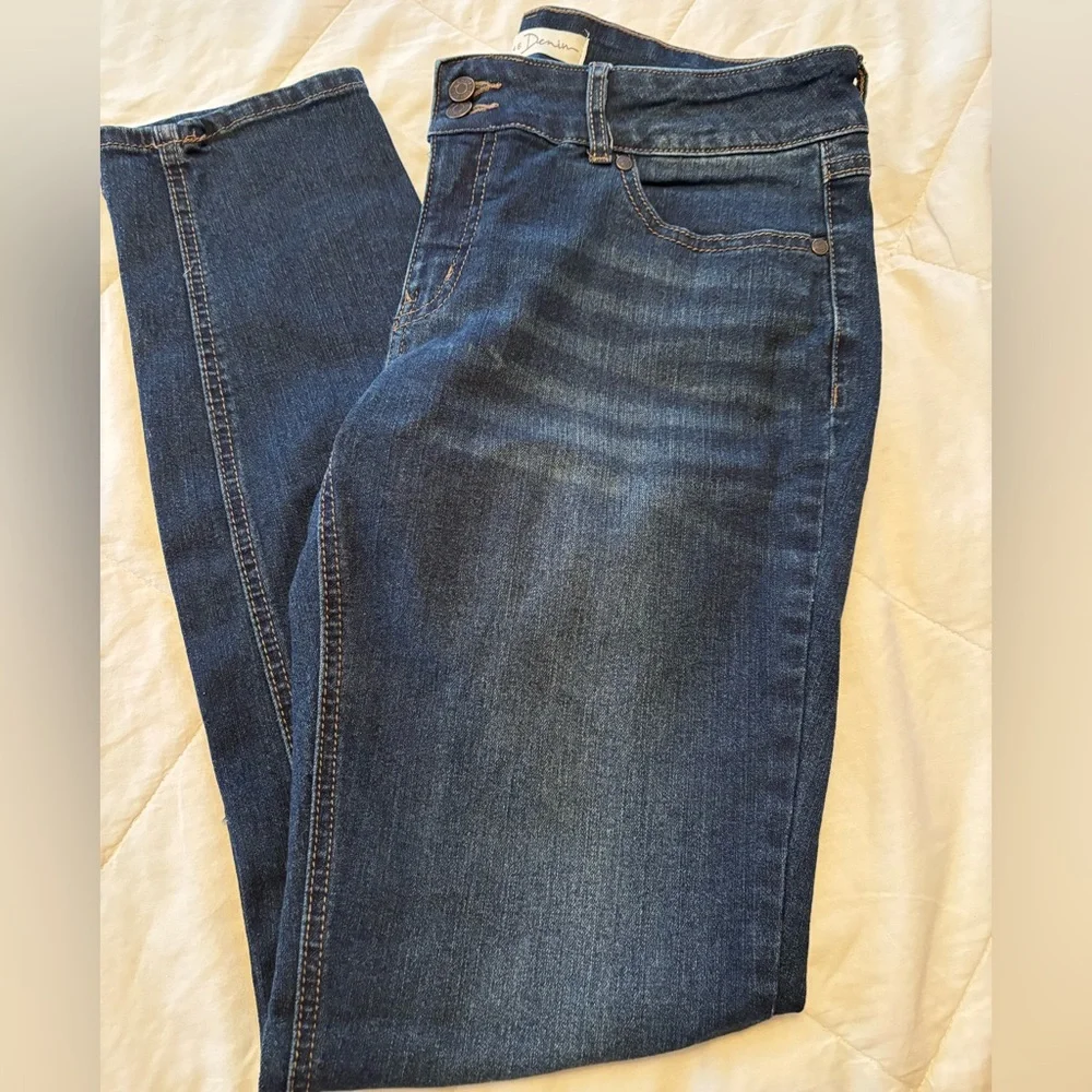 Jeans 3 for $20! EST. 1946 Denim Mid Rise Jeans - Picture 1 of 4